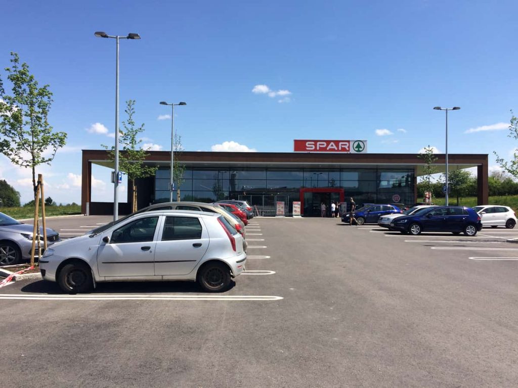 Spar Taiskirchen mit Lagerhaus Bau-Service